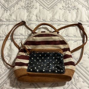 Mini flag backpack